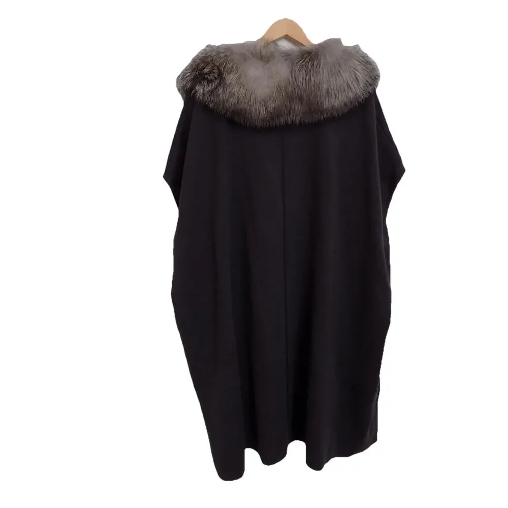 St. John poncho cape with fur collar size Medium NWT